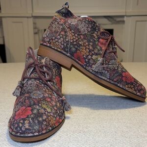 Hush Puppies Floral Patterned  Suede boots.  Size 11
